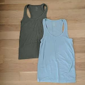❌SOLD❌ Bundle of 2 Aerie Tanks